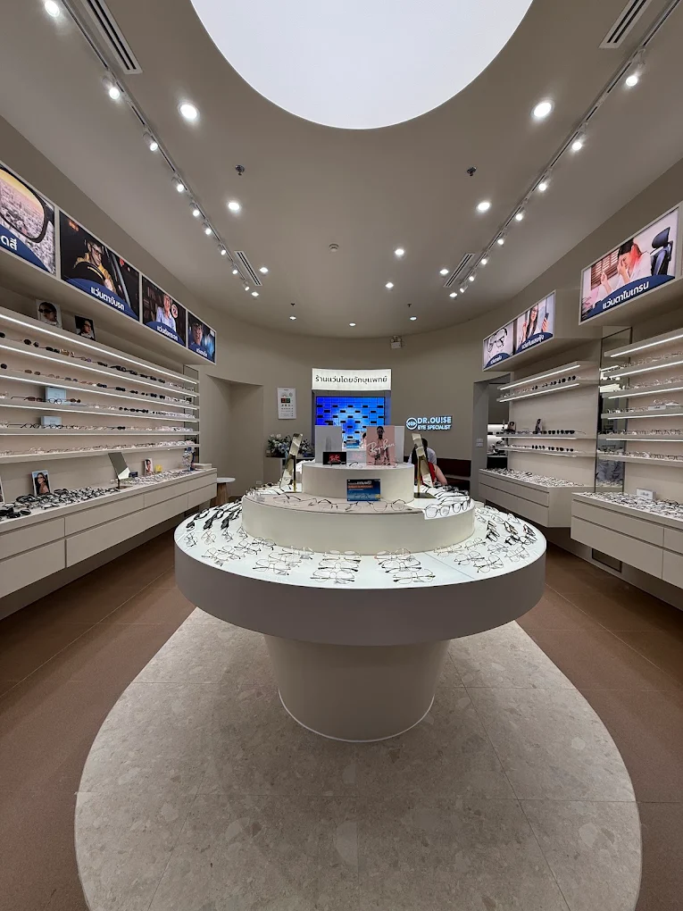 DR.OUISE EYE SPECIALIST สาขาเซ็นทรัล พระราม9